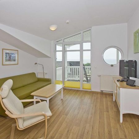 Mit Meerblick Und Balkon, Gratis Nutzung Vom Ahoi Erlebnisbad Und Sauna In Sellin - Meeresblick Fewo 17 غورين المظهر الخارجي الصورة