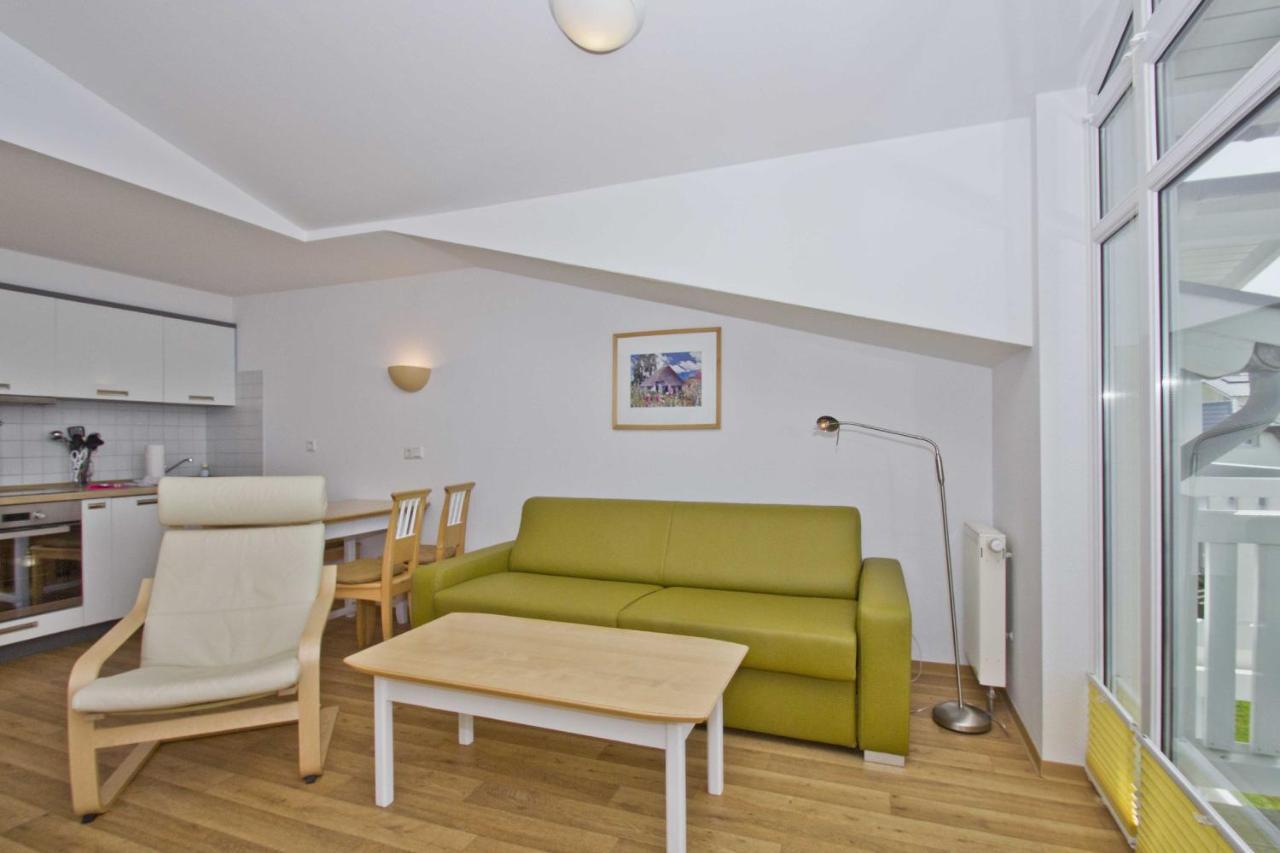 Mit Meerblick Und Balkon, Gratis Nutzung Vom Ahoi Erlebnisbad Und Sauna In Sellin - Meeresblick Fewo 17 غورين المظهر الخارجي الصورة